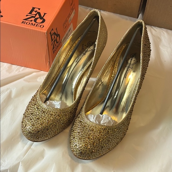 Gold Shimmering Heels with Glitter Finish - Picture 1 of 9